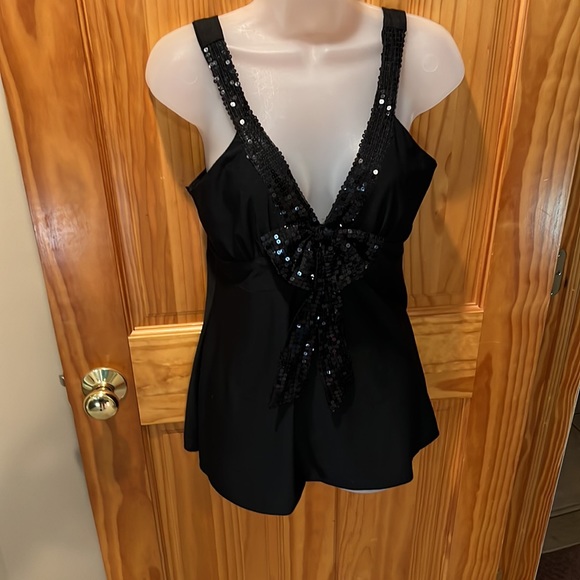 Super cute Wildcat Top - Picture 2 of 7